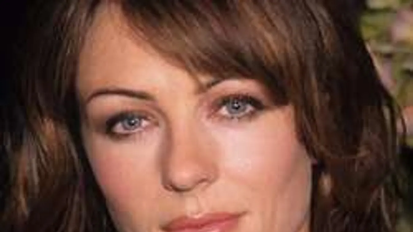 Hihetetlenül jól néz ki bikiniben az 51 éves színésznő