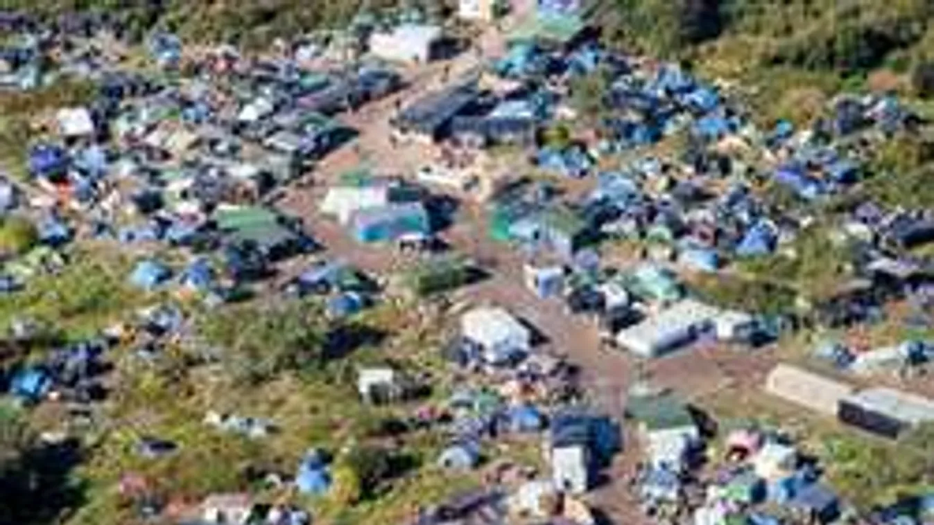 Utolsó esély: több ezer migráns próbálhat áttörni a határon