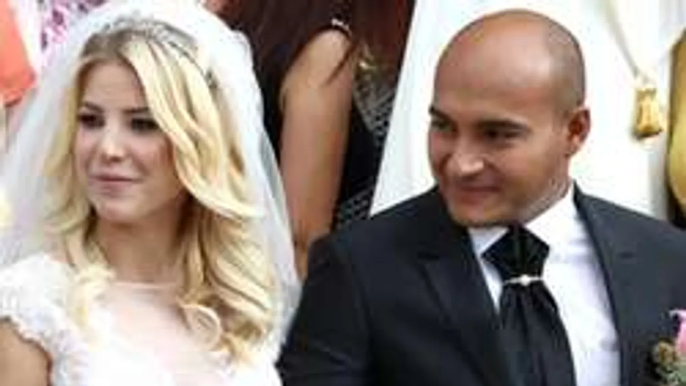 Méregdrága jegygyűrű csillog Szabó Zsófi ujján - Fotó!