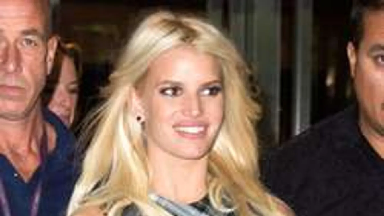 Ijesztő: Mi történt a kétgyermekes sztáranyuka arcával?