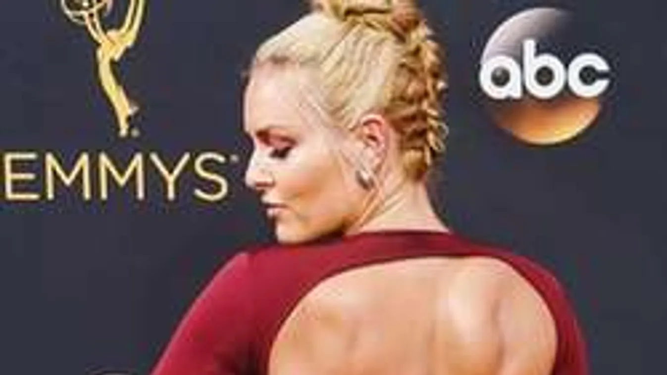 Meredező mellbimbót villantott az egyik legszexibb sportolónő