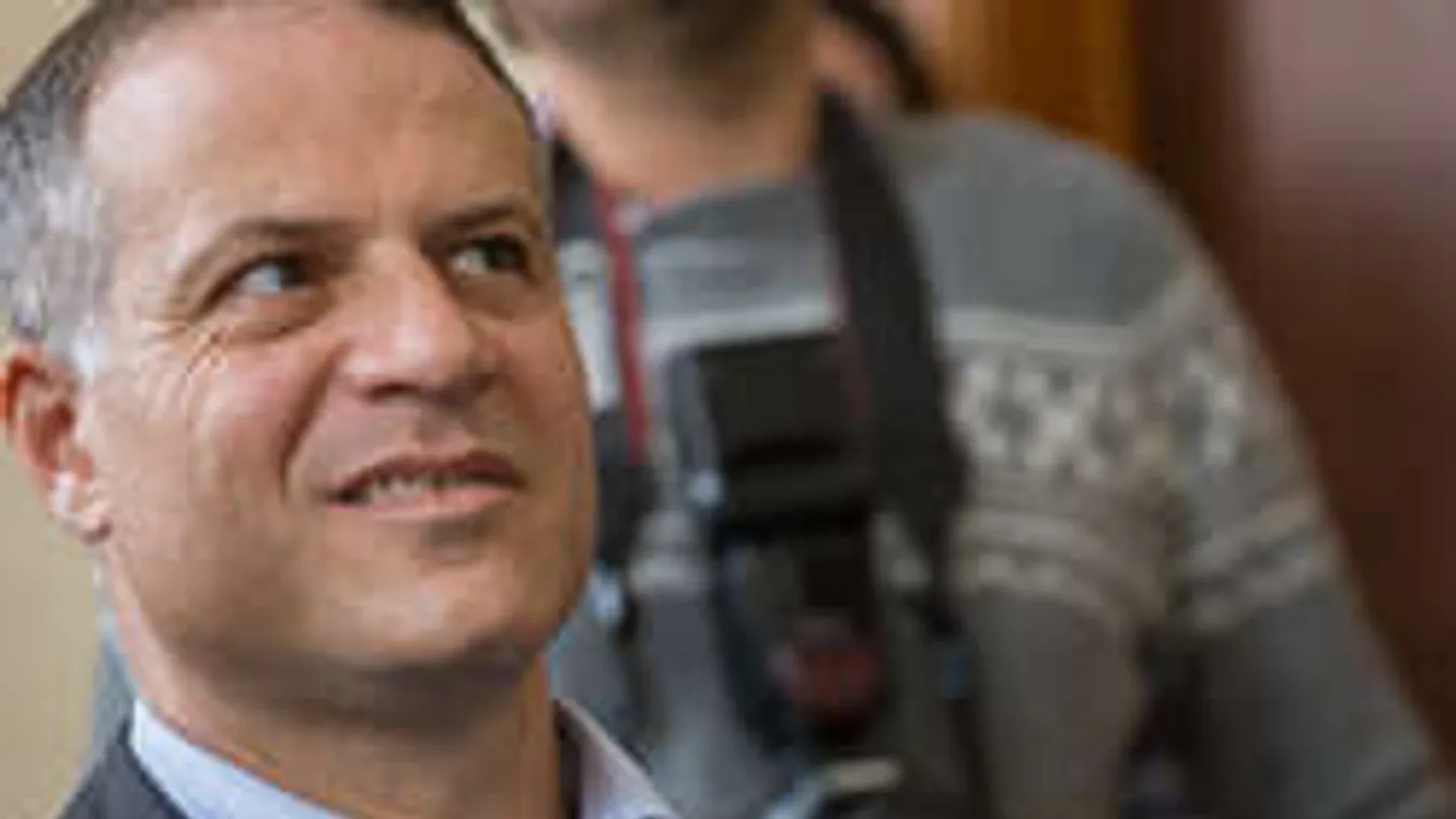 Tovább fecsegnek Juhász Péterről Portik rokonai!