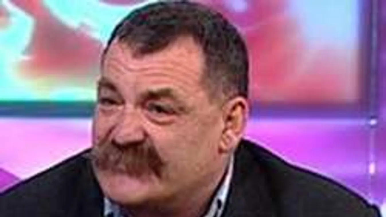 Retteg kilépni a lakásból, fojtogatónak tartják a szomszédai Lajsz Andrást!