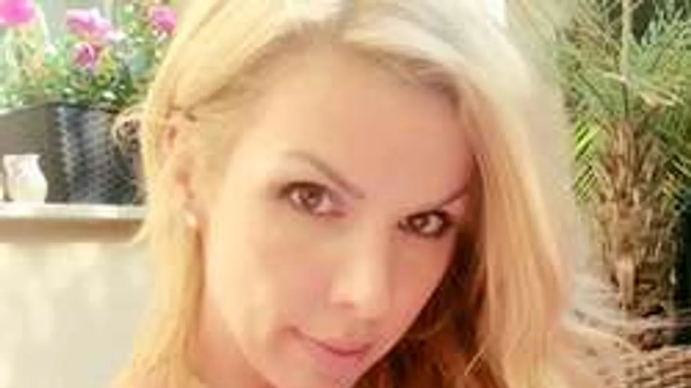 Keményen bevág a bugyi a rúdtáncbajnokságra készülő Pirner Almának!