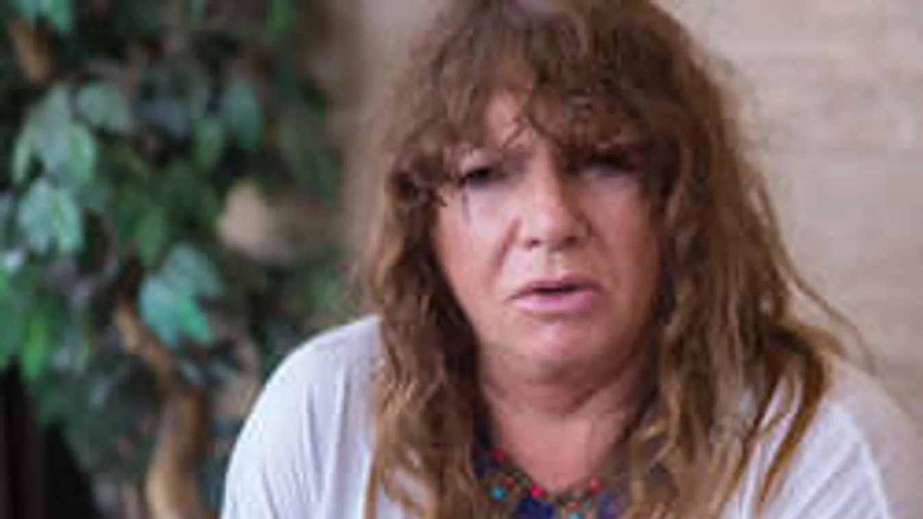 Gyászol Zalatnay Sarolta!