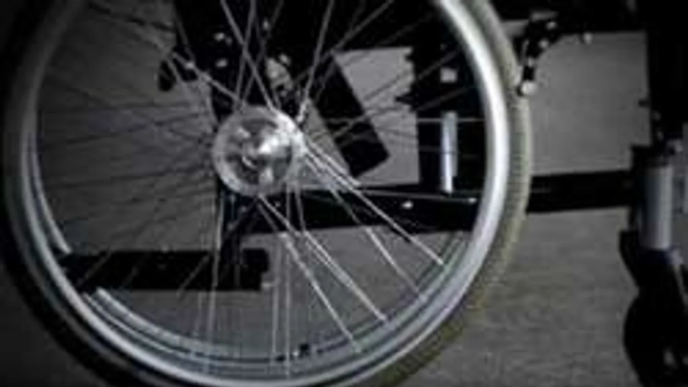 Hatan erőszakolták meg a kerekesszékhez kötözött nőt!