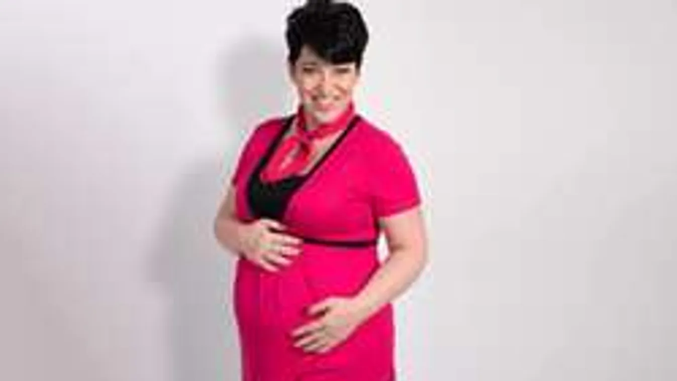 Erre várt az ország: Megmutatta gyermekei arcát is a magyar sztár