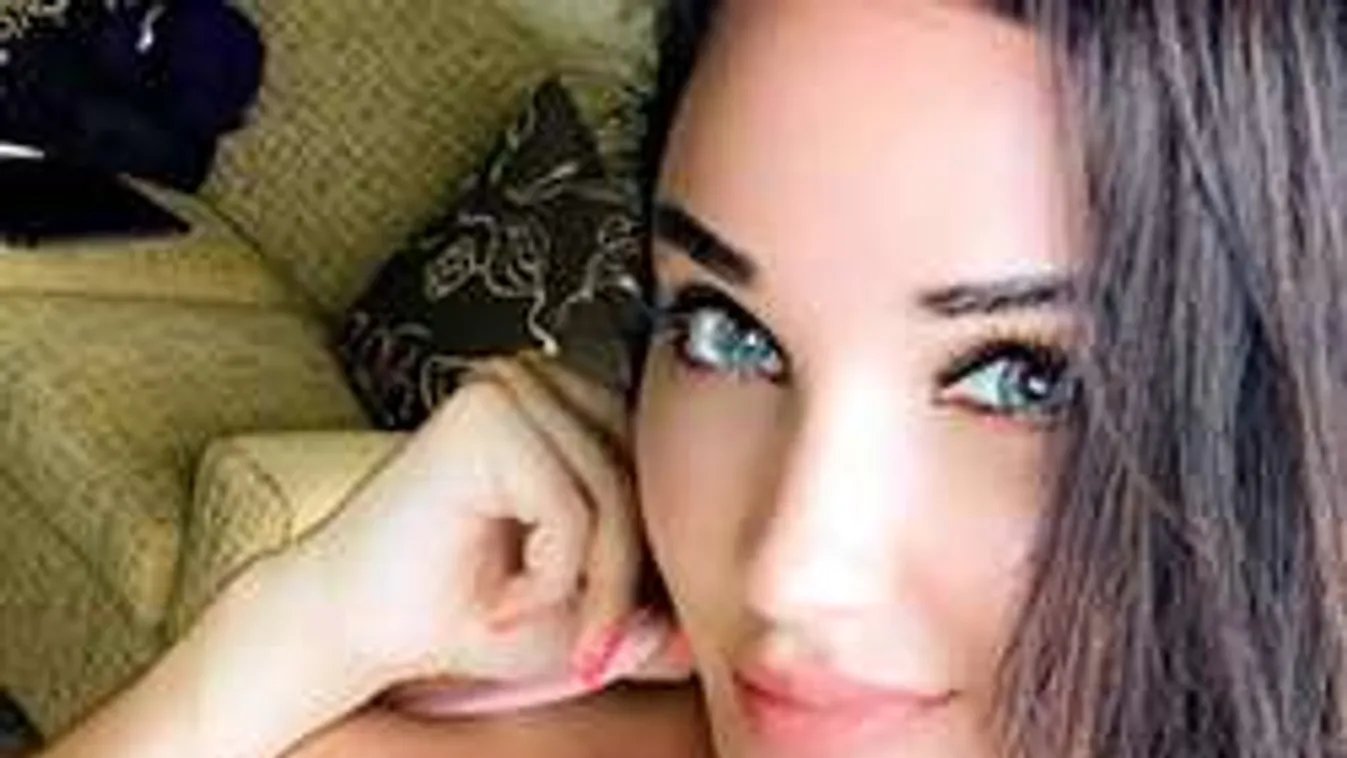 A szemével elégít ki a melltartó nélküli, hamvas szépség