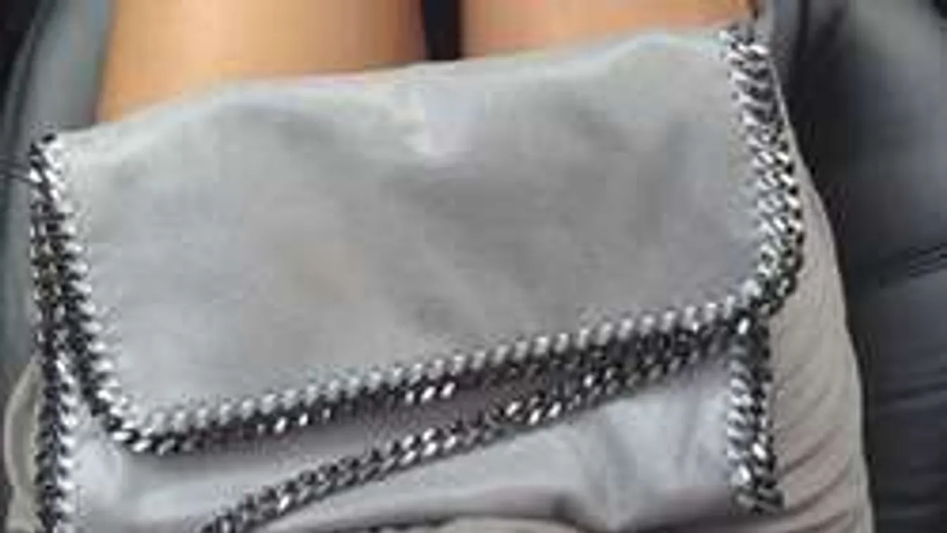 Egyetlen apróságtól szuper trendi és szexi lesz a szetted