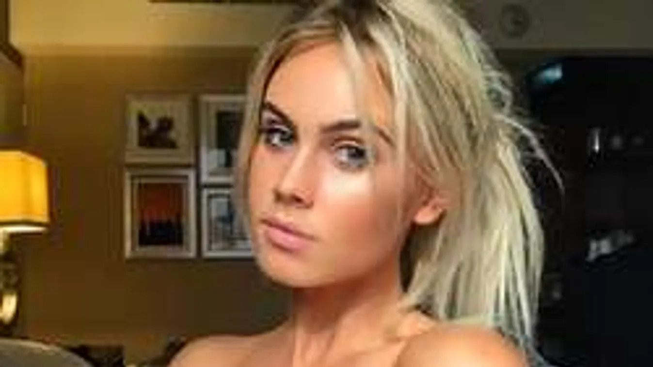 Szexi fehérneműre vetkőzött a sztárcsemete