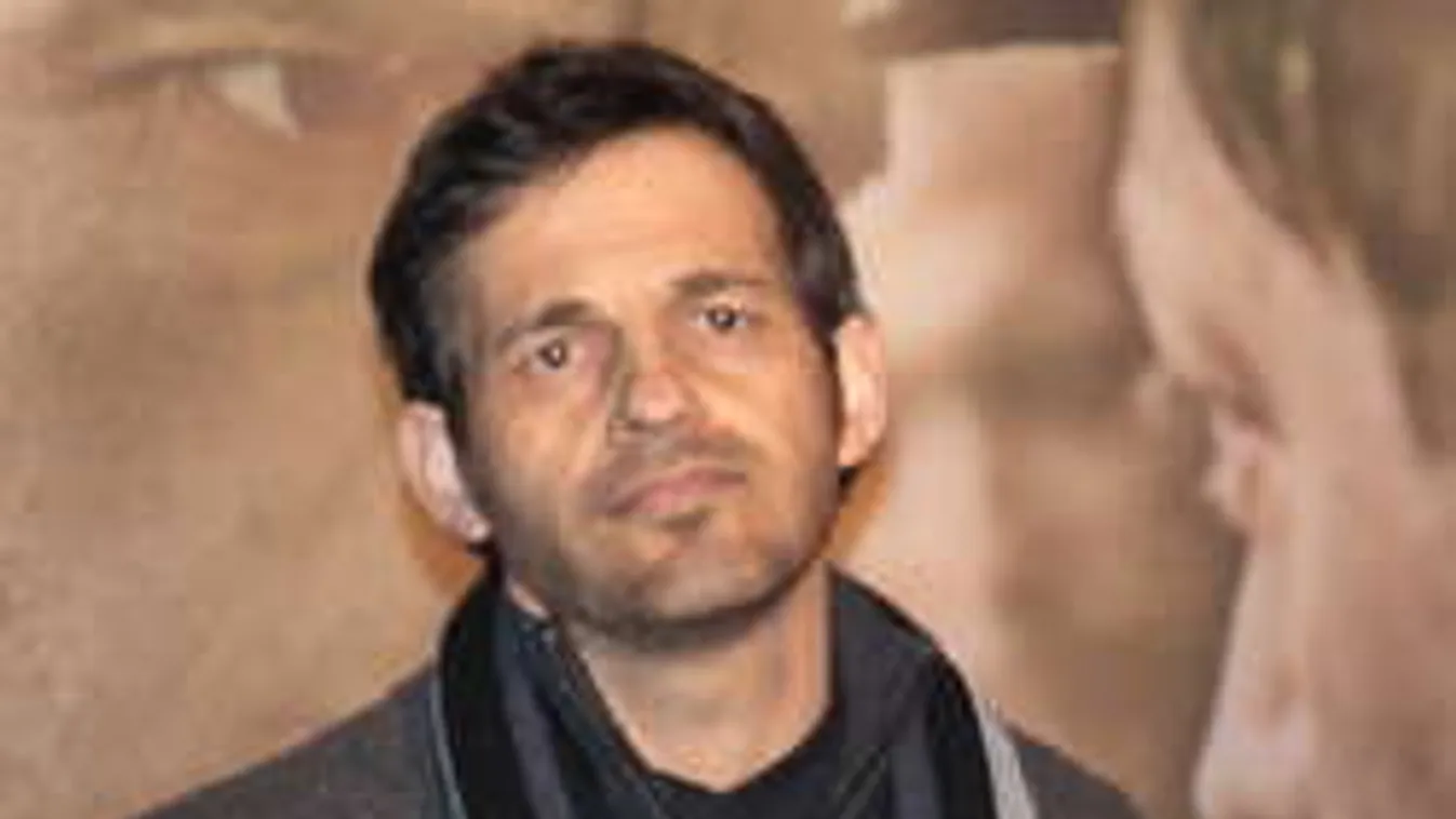 Testével keres milliókat a magyar sztárszínész!