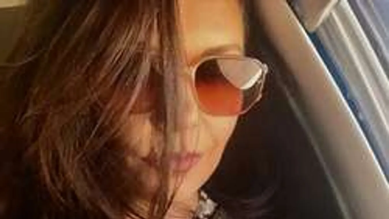 Szexi bikinis képekkel vágott vissza a kétgyermekes sztáranyuka