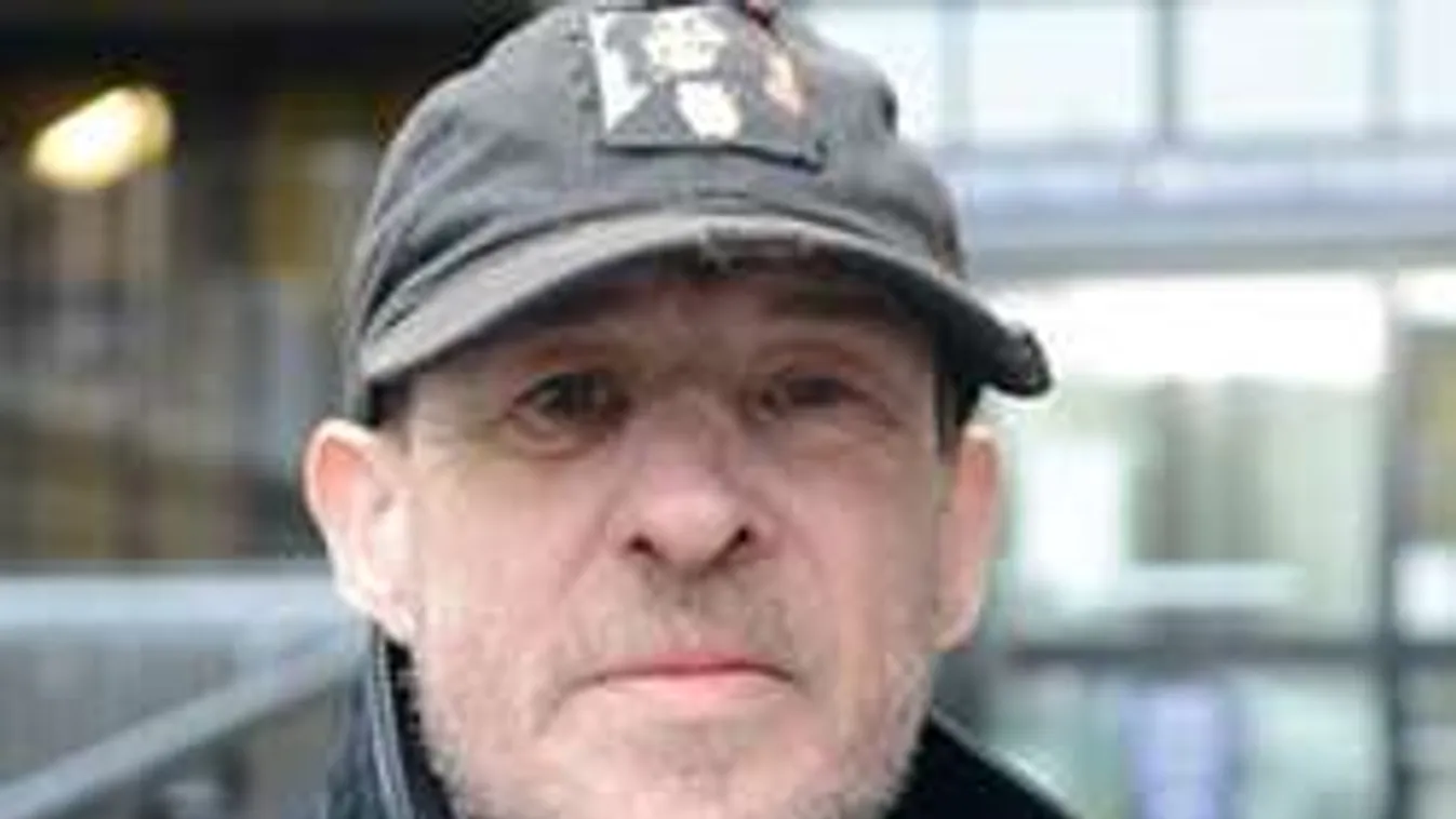 Besokalltak a szomszédtól, aki állandóan ugyanazt a zenét hallgatta