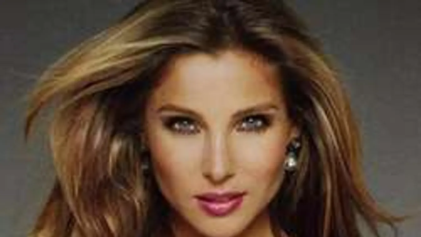 Átsejlő vénuszdomb: fehérneműben rázza a félmagyar világsztár!