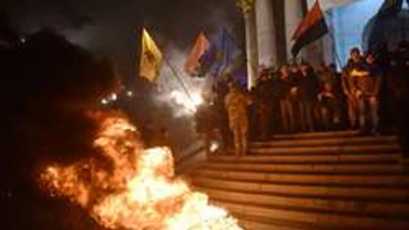 Bajban az ukrán elnök, fél Trumptól, Putyintól