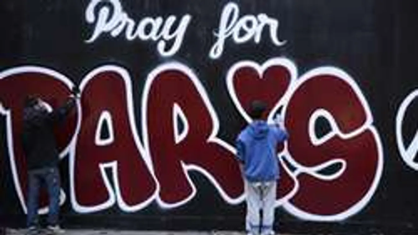 Rendkívüli állapot: félelem és gyász Párizsban, a terror első évfordulóján!