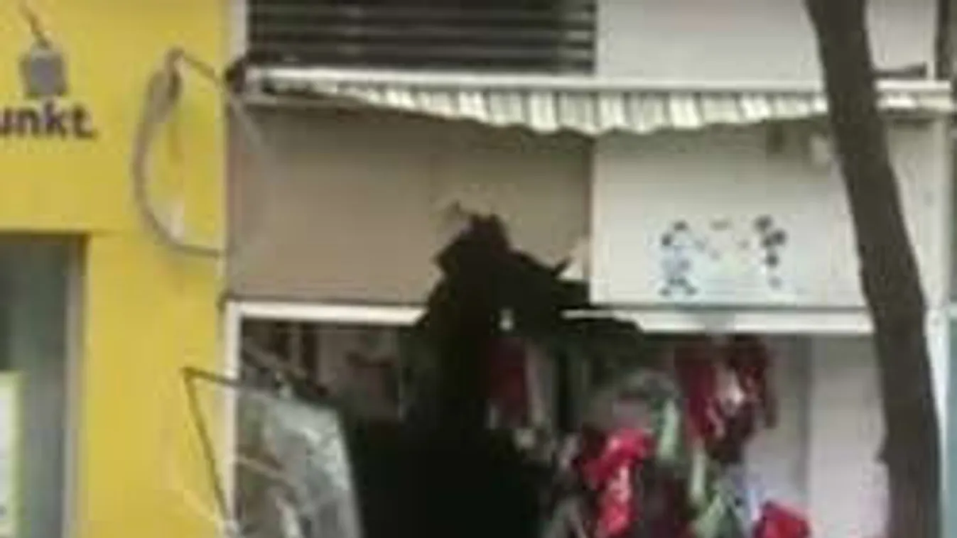 Ideér-e a ítéletidő a szomszédból? Balkonok szakadnak le a hóviharban!