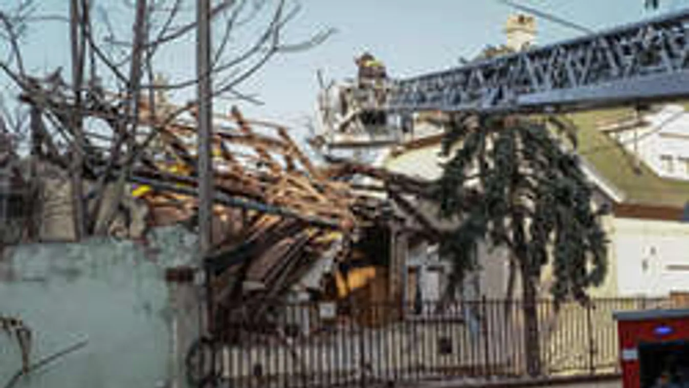 Robbanás Újpesten, egy életveszélyes sérült - drámai fotók