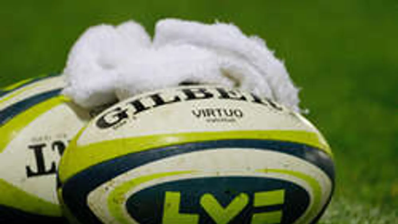 Meztelenre vetkőzött a komplett női csapat