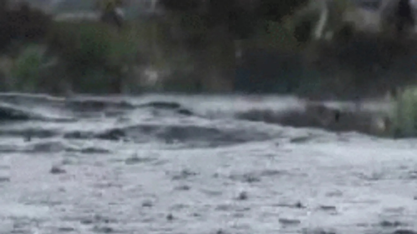 Lecsapott a vihar, megbénult a közlekedés