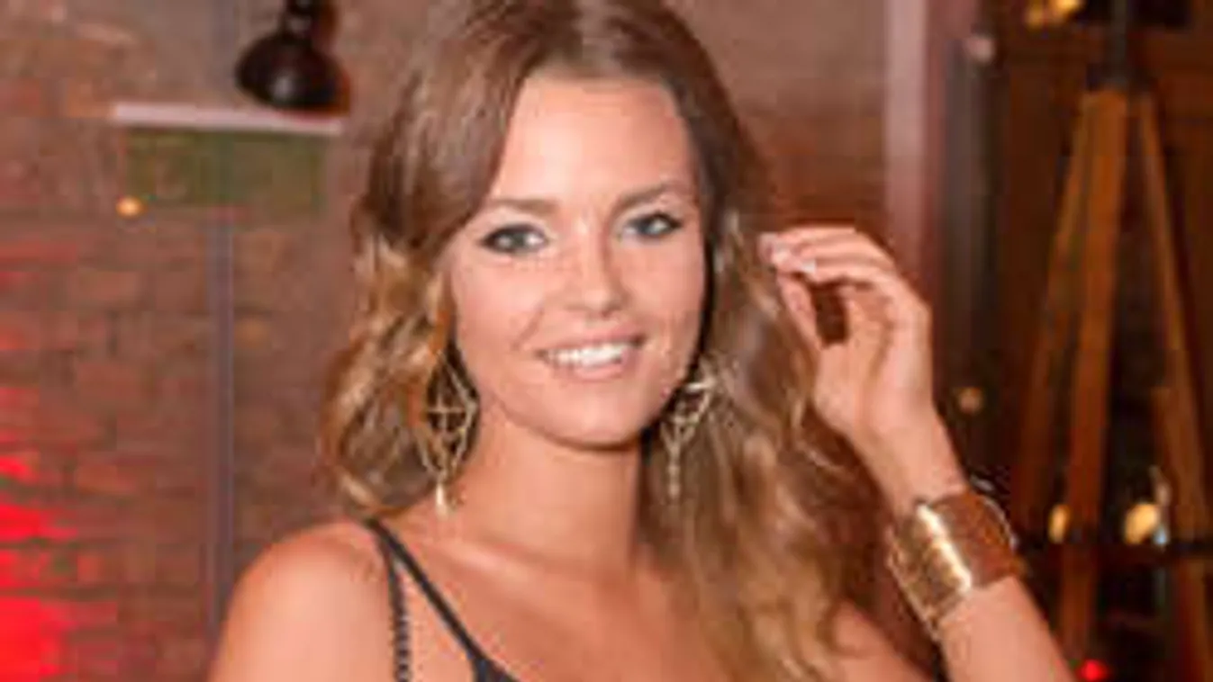 Aprócska bikinibe bújtatta hibátlan testét a TV2 sztárja