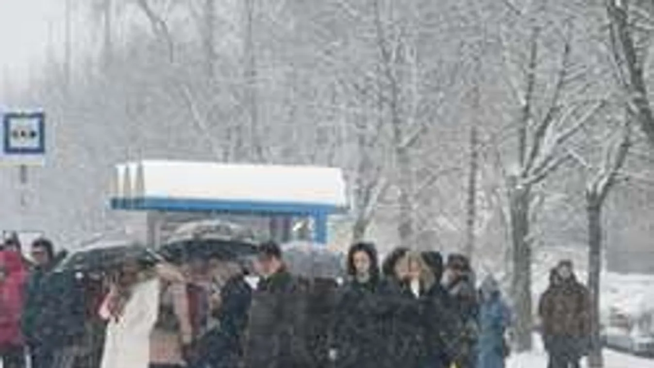 Hatalmas hóvihar tört be az országba, ebben nem lesz köszönet!