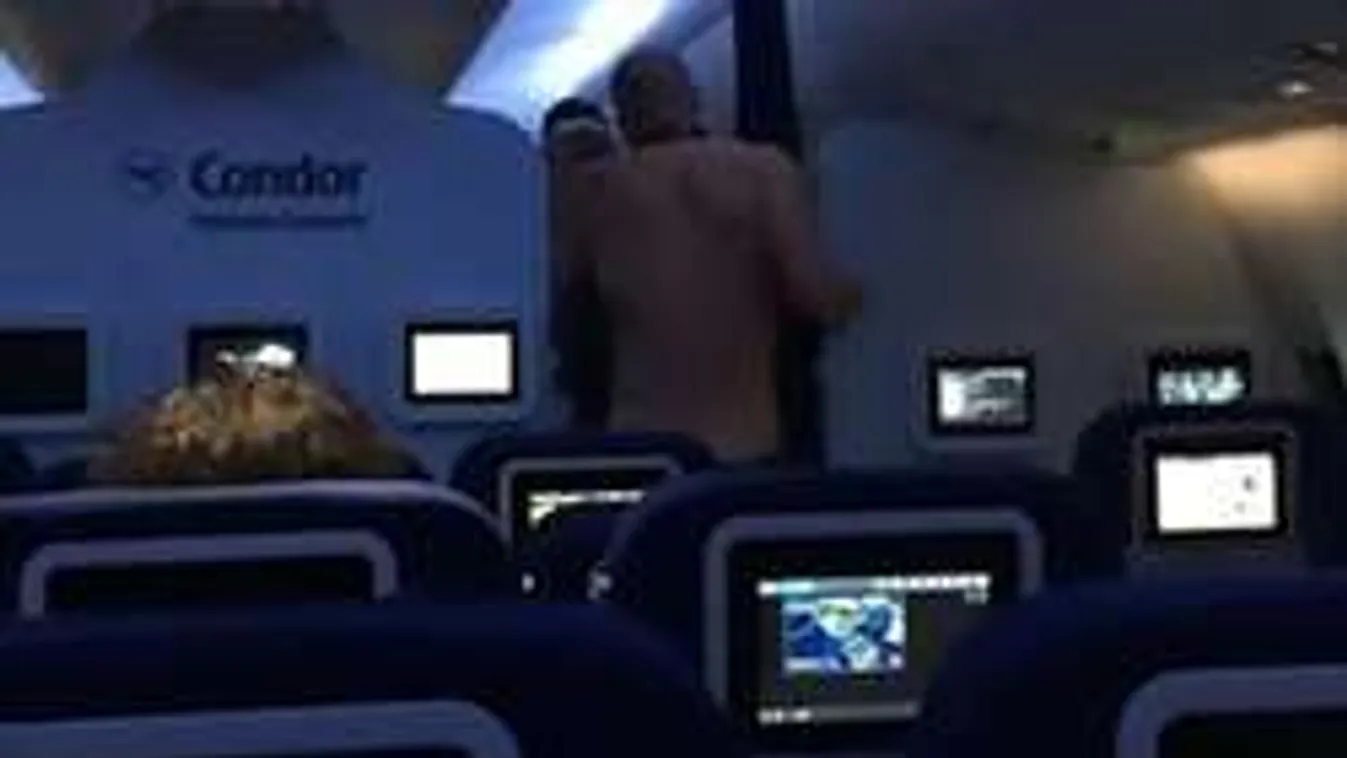 Pánik a fedélzeten, kényszerleszállás hajtott végre a repülő