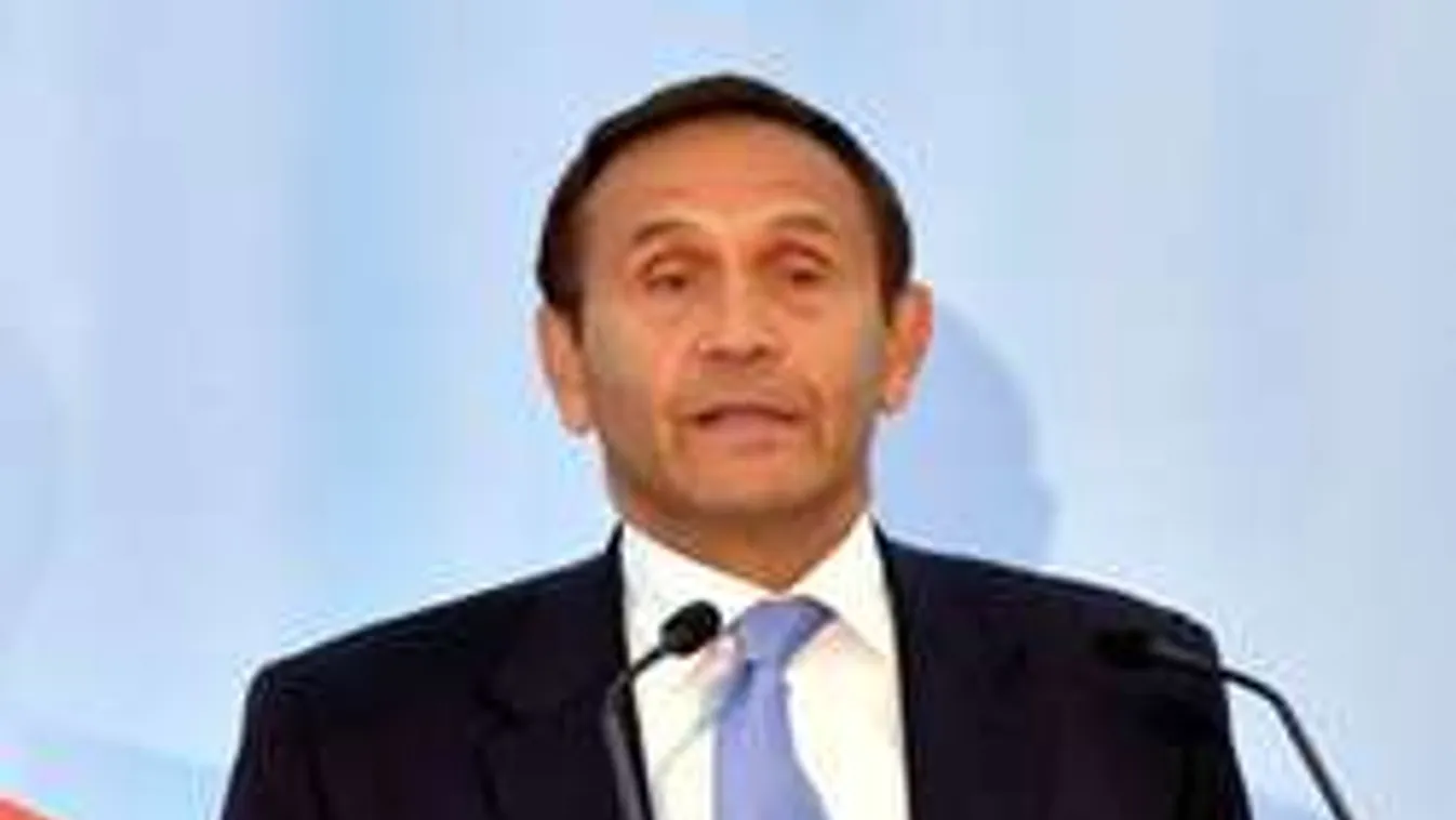 Váratlanul távozik Gyárfás Tamás munkatársa