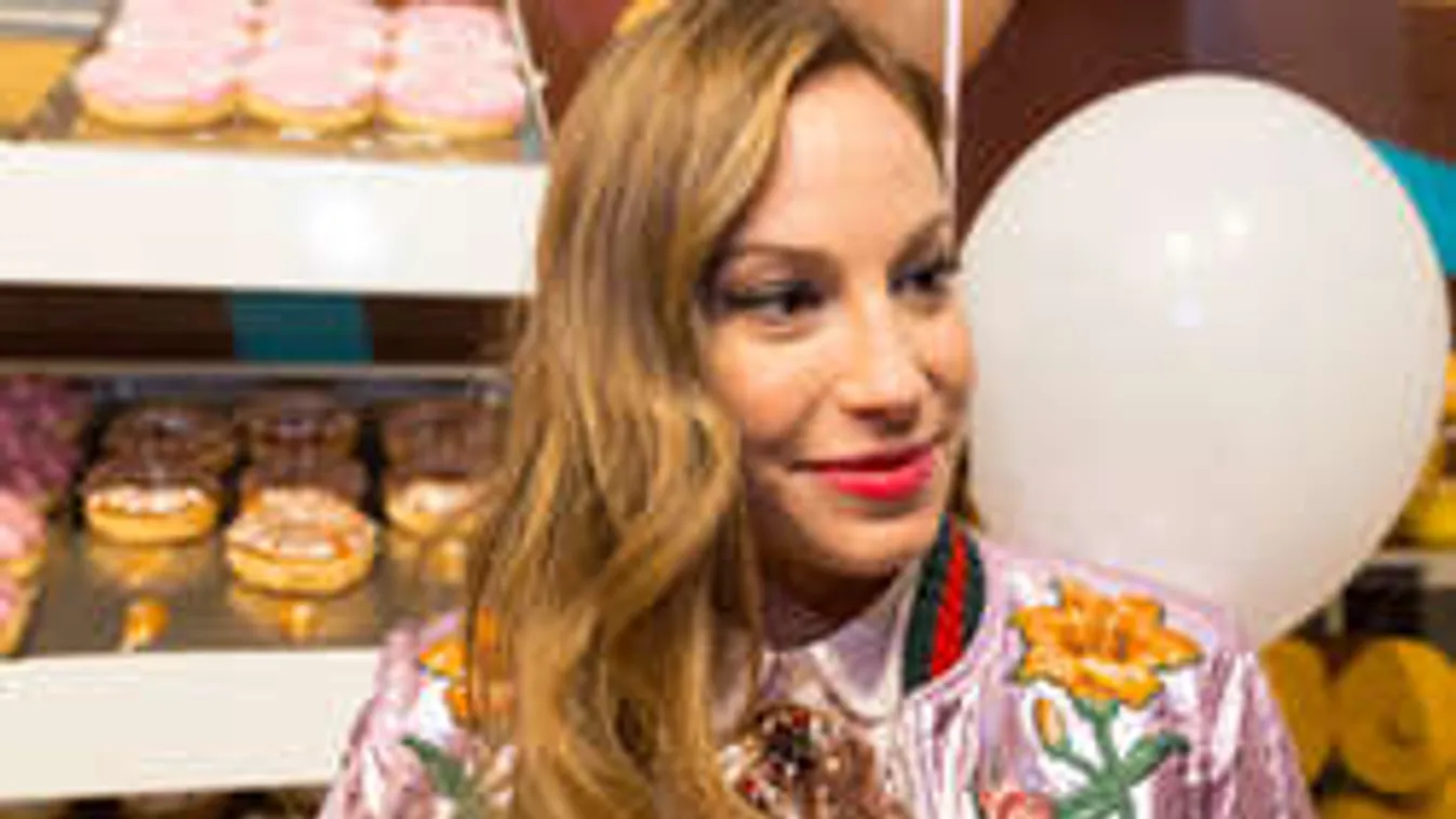 Vajna Tímea újra kinyitotta a fánkozóját!