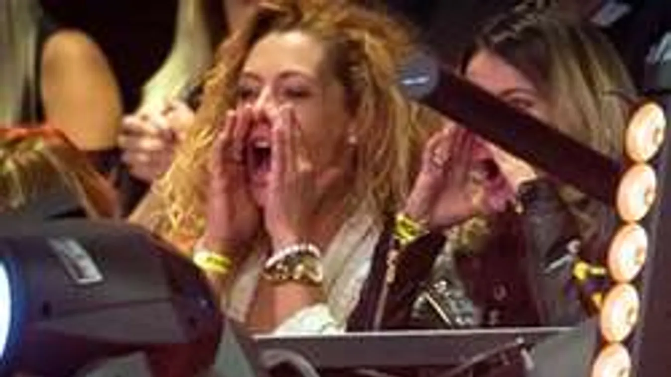 Így szurkoltak a kulisszák mögött a magyar sztárfeleségek!