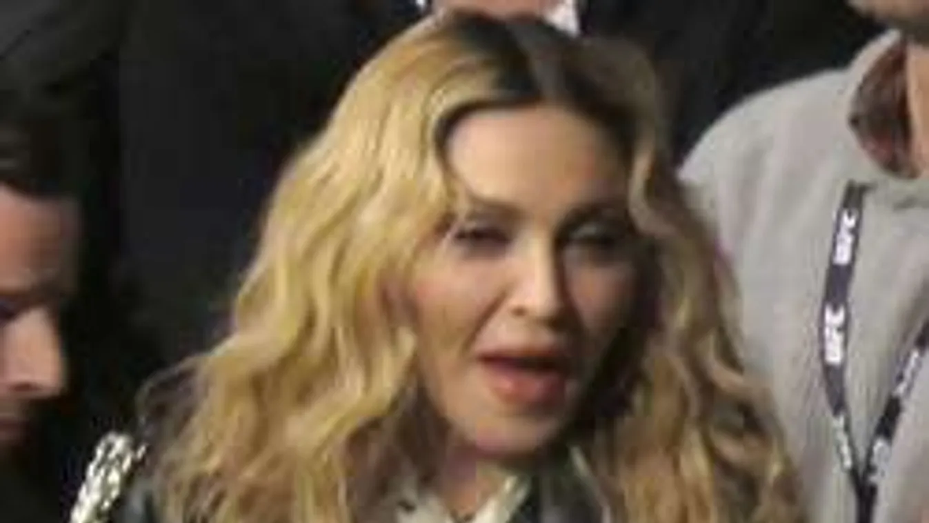 El fogsz szörnyedni Madonna ráncos kezétől