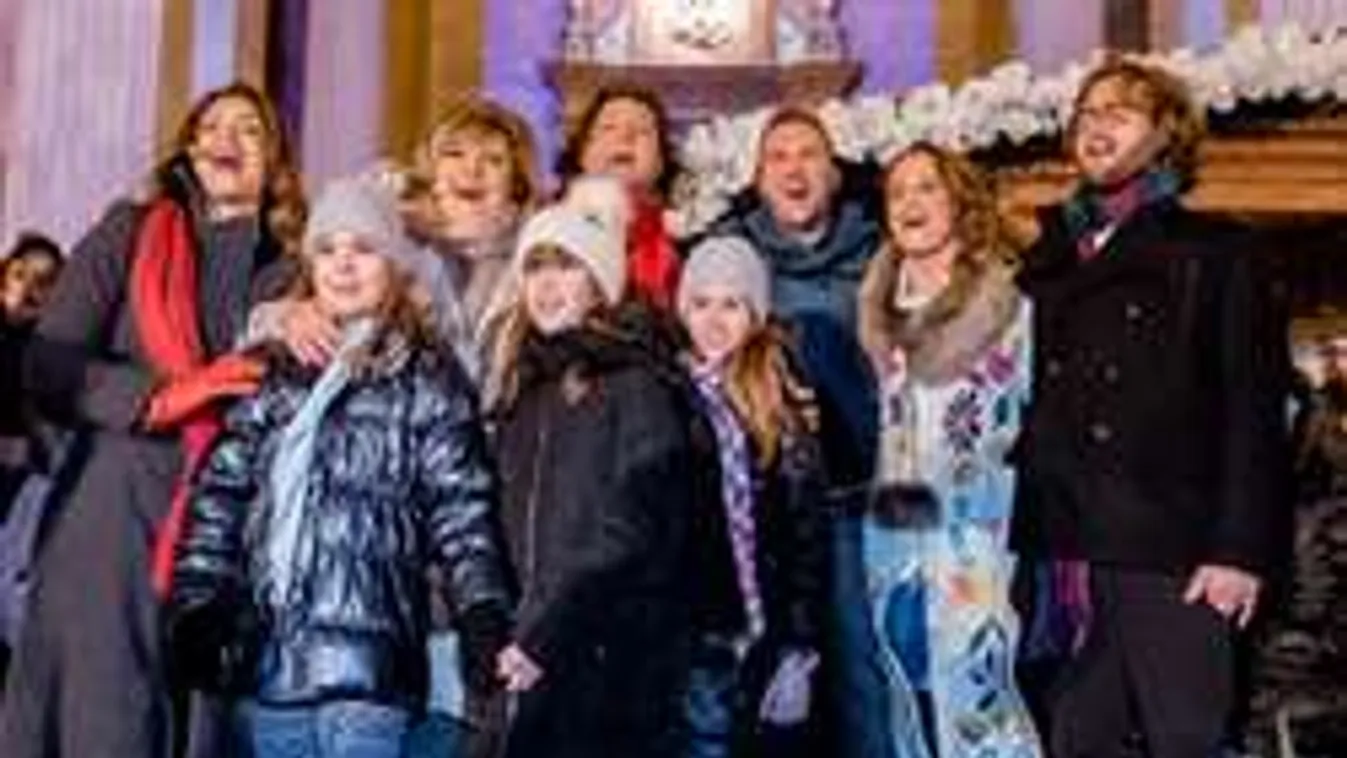 Hazai sztárdömping egy jótékonysági flashmobon a Bazilikánál