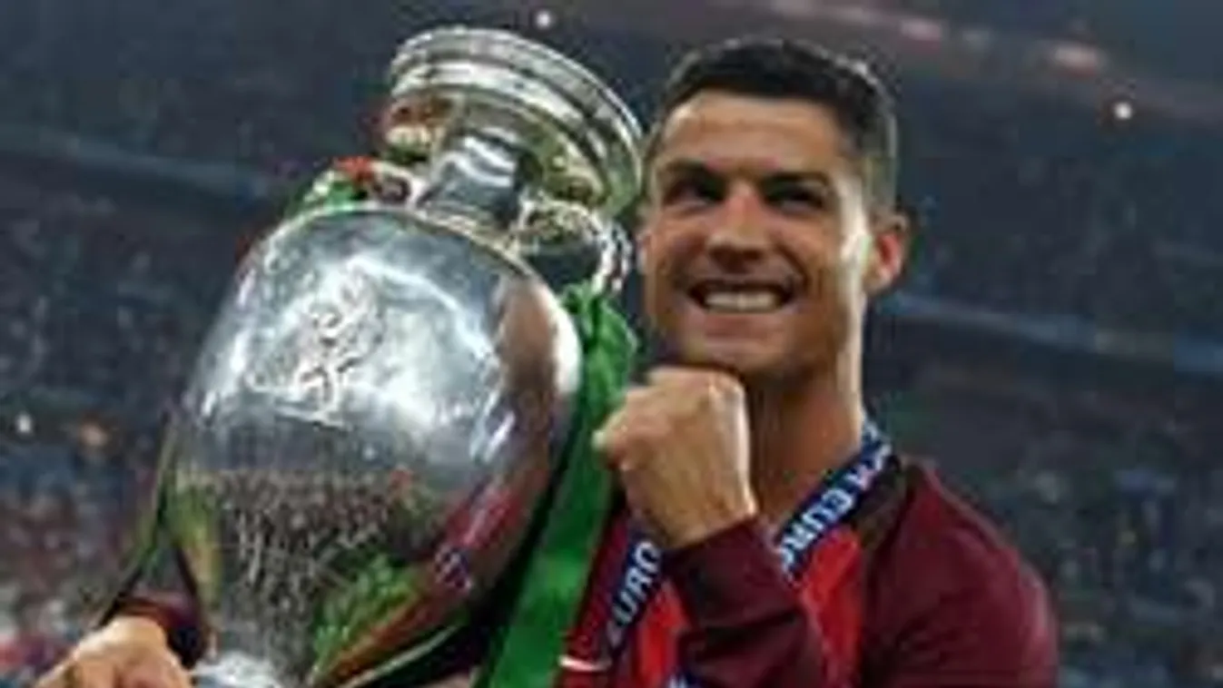 Cristiano Ronaldónak őrült összeget ajánlottak