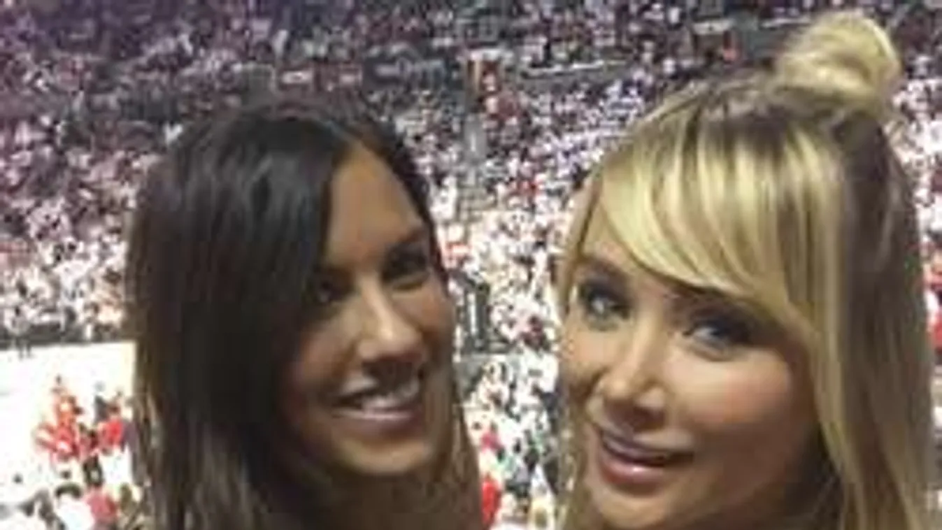 Benedvesíti vénuszdombját a pajzán pókeres