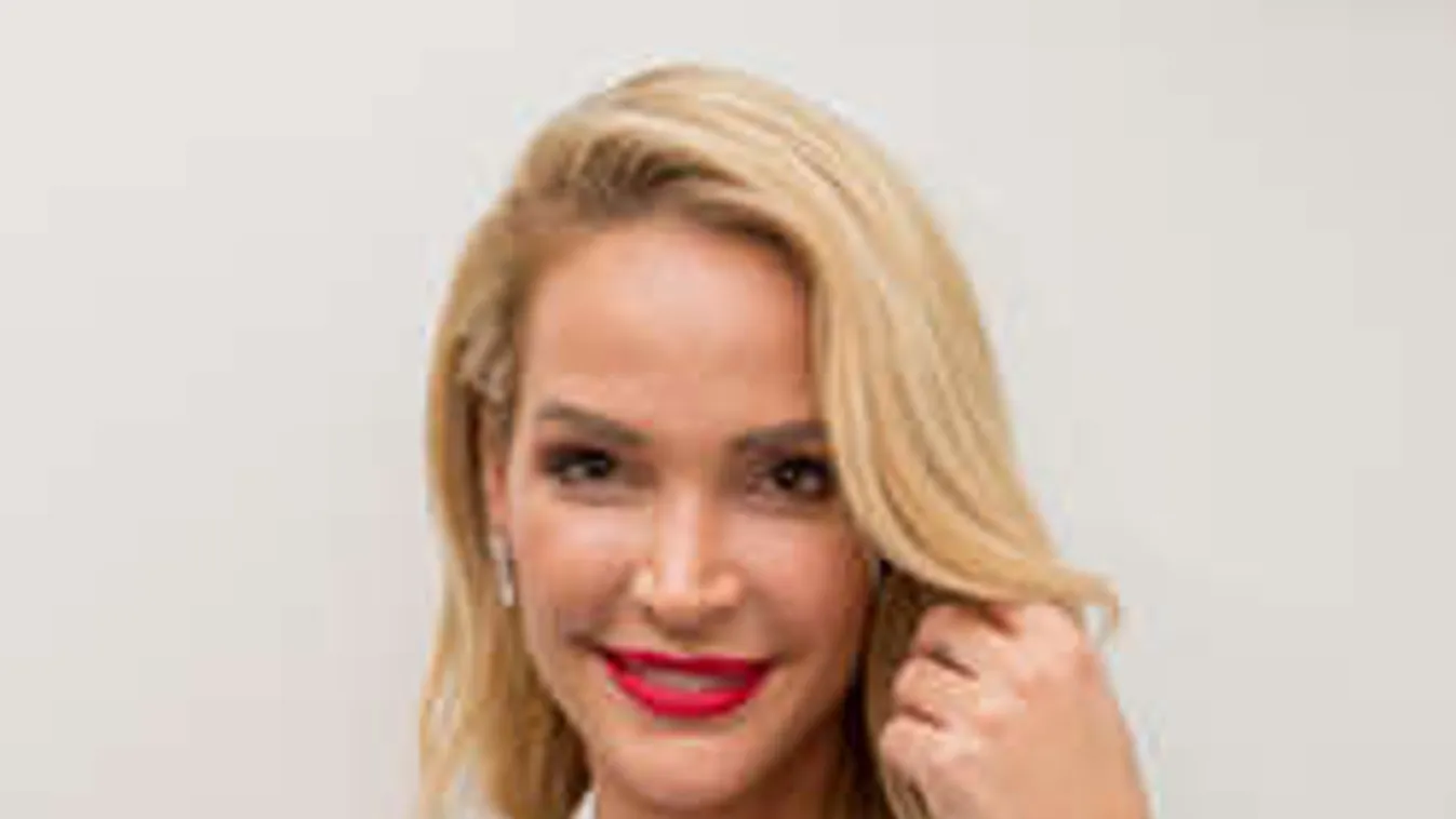 Eldobod az agyad Zimány Linda dekoltázsától