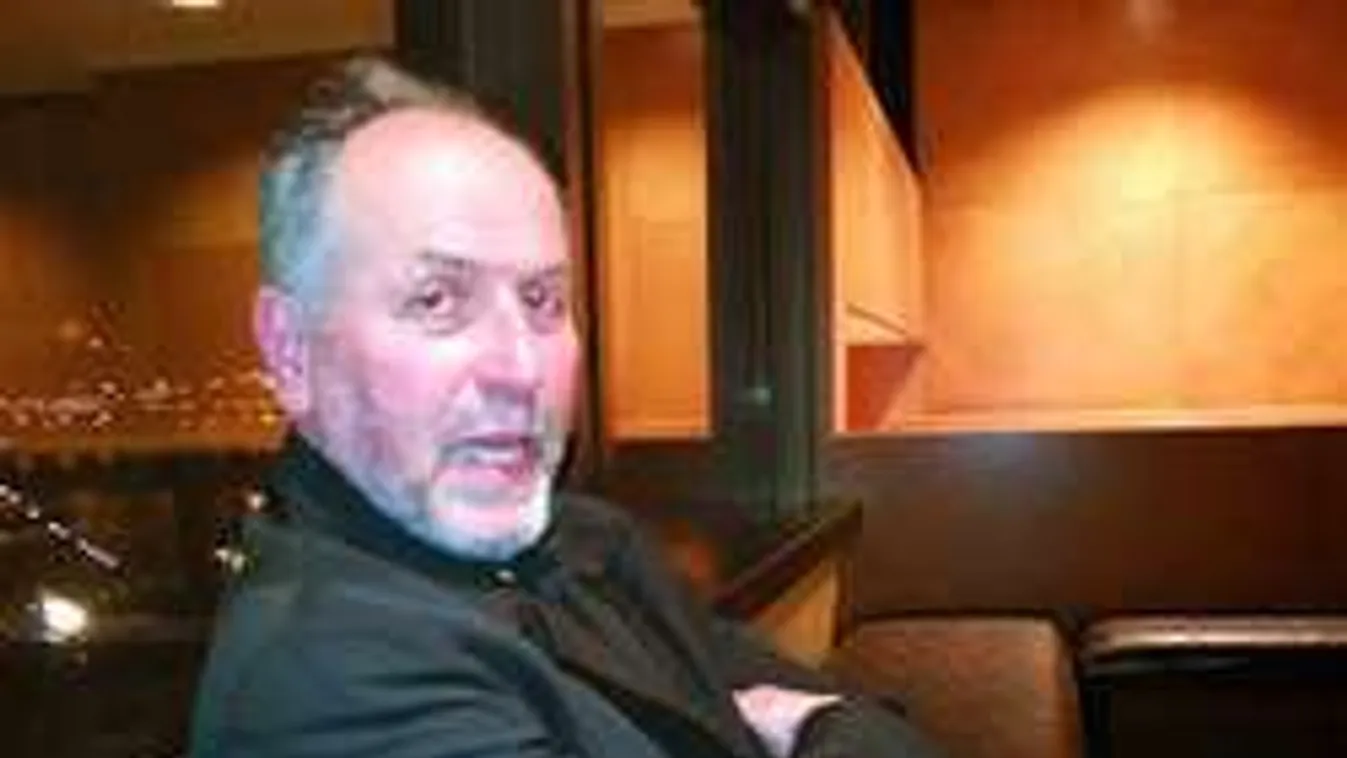 Váratlan bejelentés: Így tér vissza a köztudatba a kéjenc magyar celeb