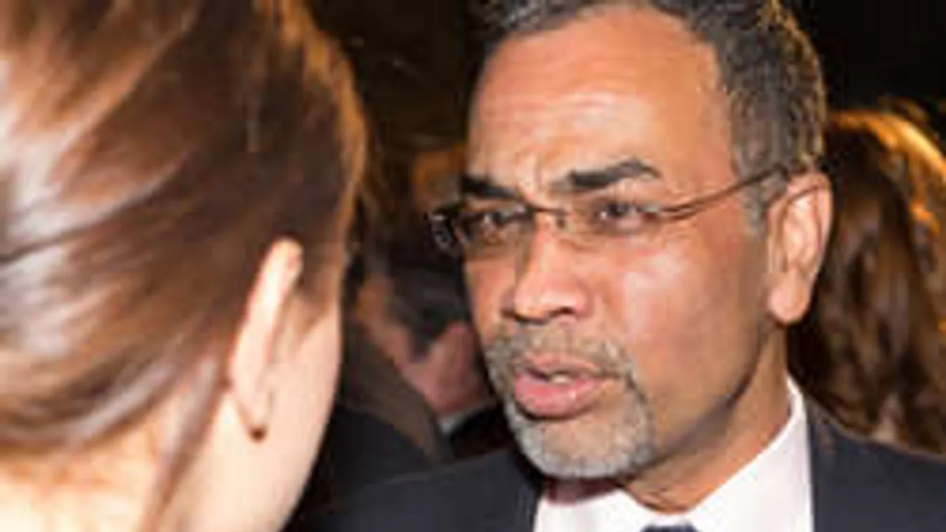 Barátaik buktatták le Joshit és feleségét