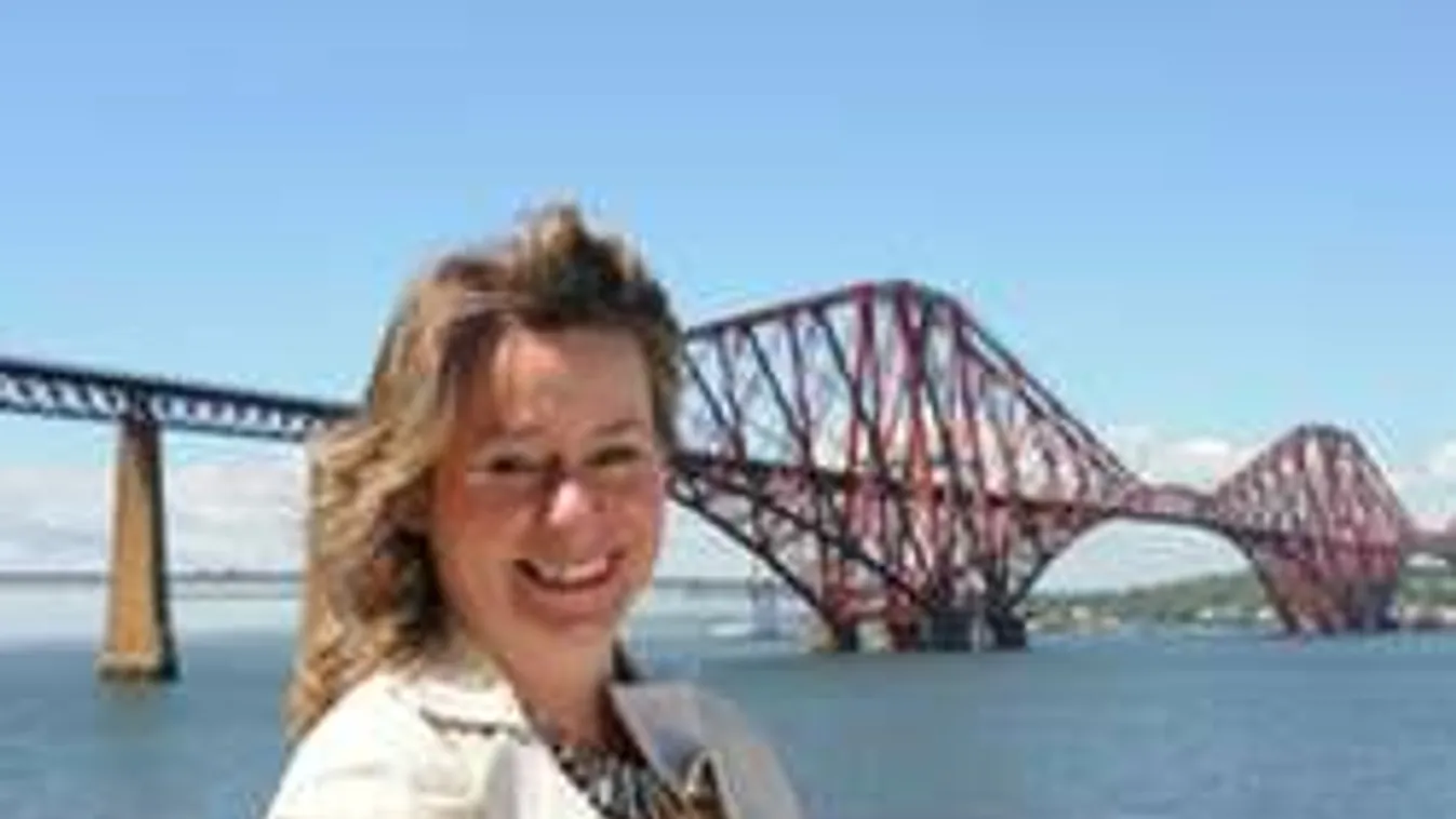 "14 évesen megerőszakoltak" - vallott a képviselőnő