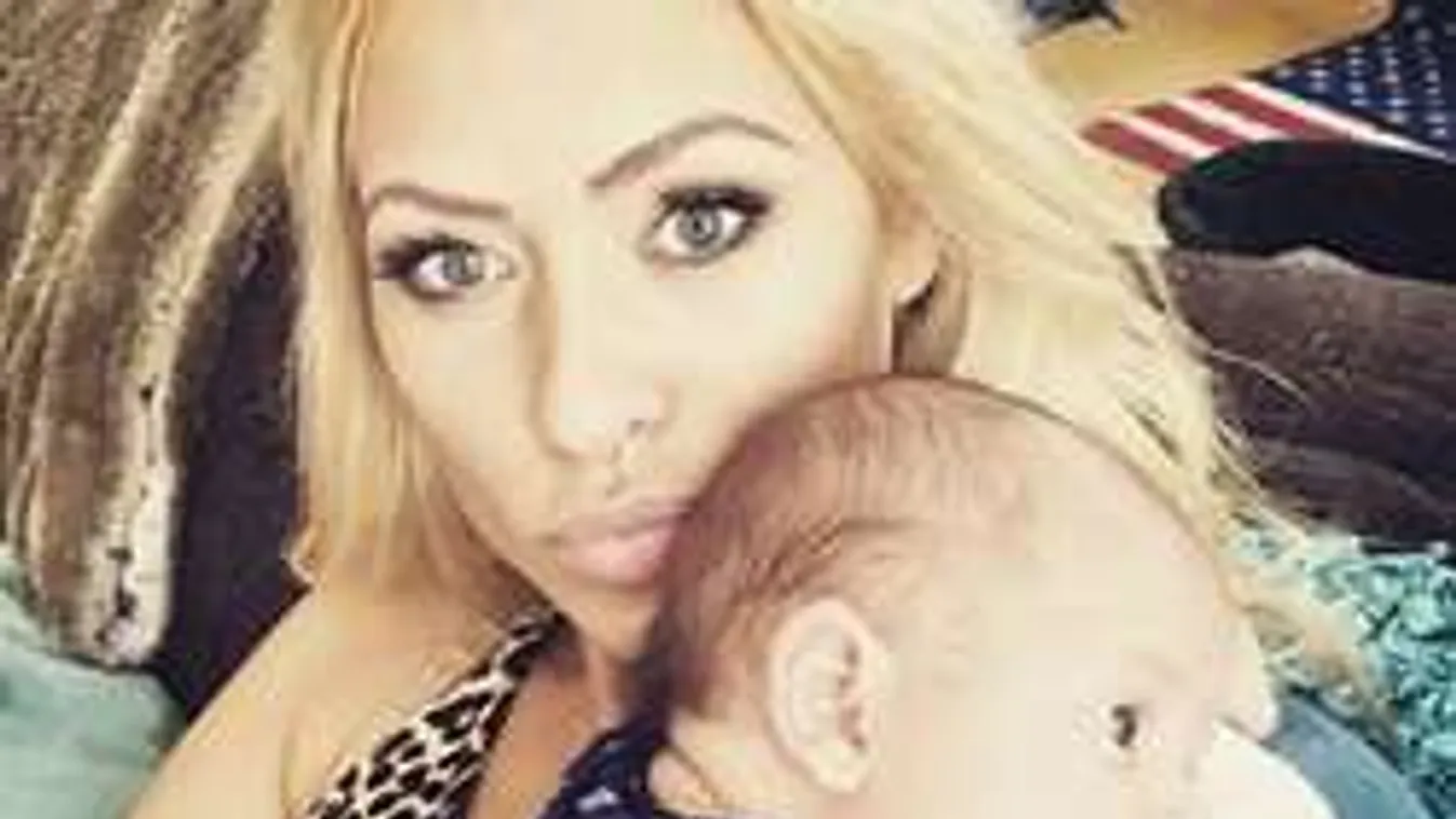 Hargitai Bea két férfival osztja meg ágyát