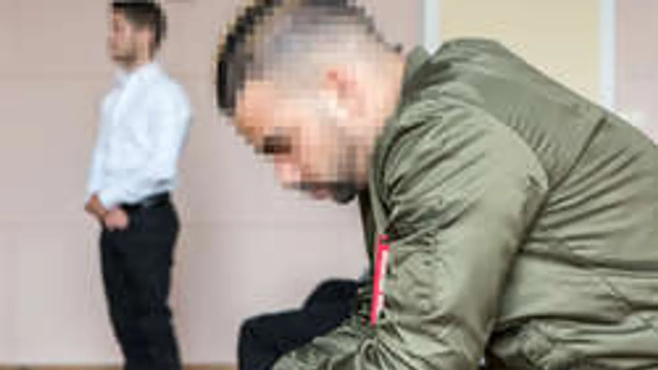 Ezekben a percekben kezdődik Kállay-Saunders András tárgyalása