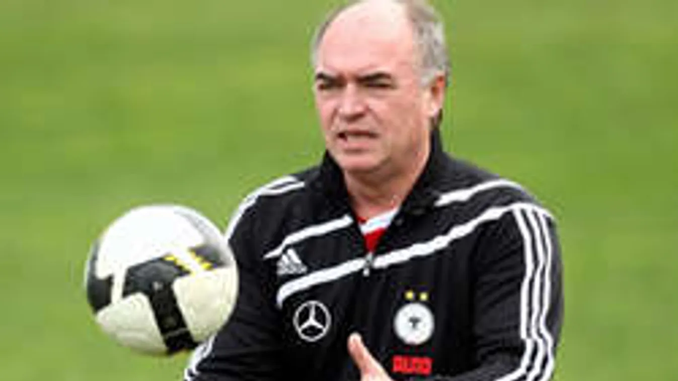 Német szakemberre bízzák a magyar fociedzőket