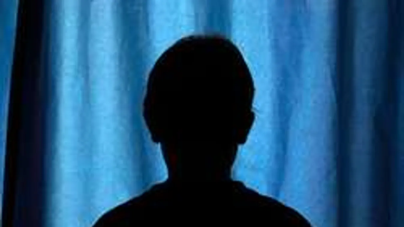 A szőke lány ablakpárkányára mászott fel kukkolni a pécsi szatír