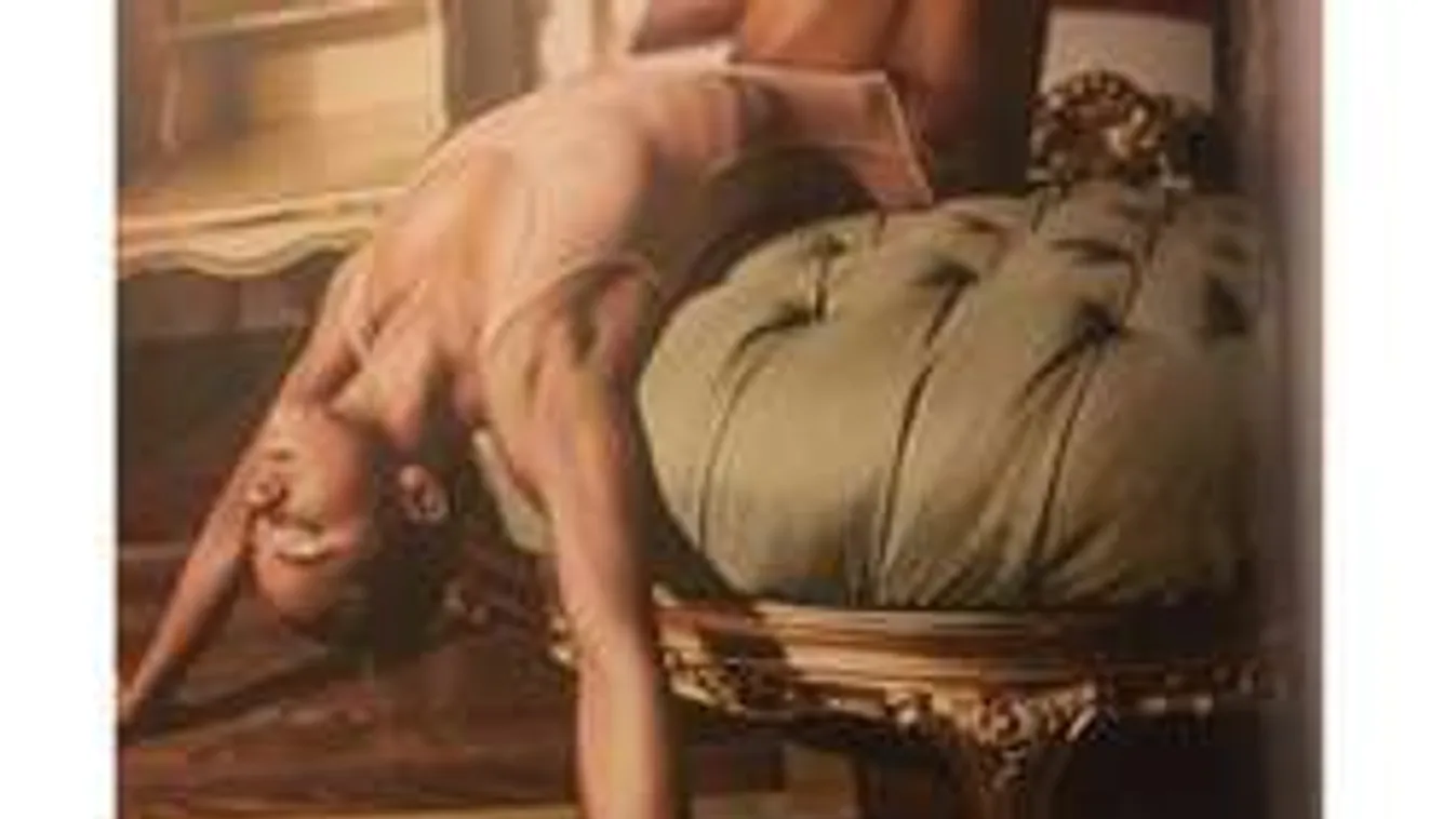 Eszméletlenül buján vonaglik a csodás testű táncosnő - videó