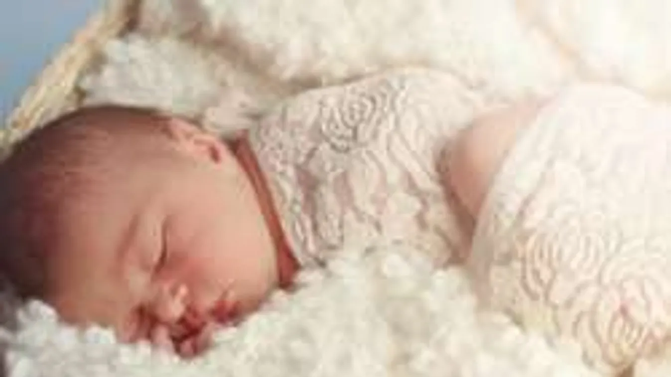 Karácsonykor hagyták magára a babát Miskolcon - megmentették