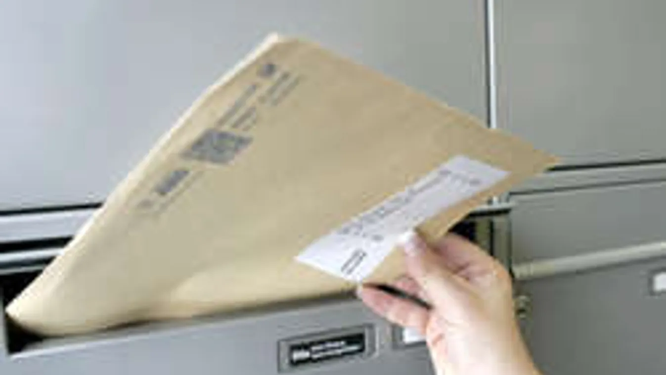 Szexjátékokat vett az ellopott ajándékutalványokból a postás