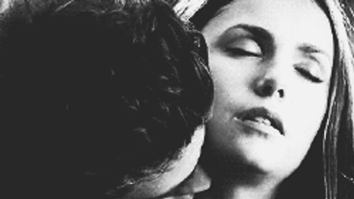 Hullámokban árasztja el a gyönyör a nők testét, amikor ez teljesül