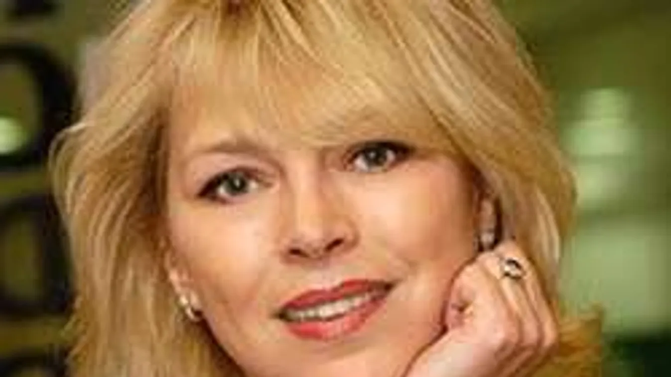 Esküvőre készül Nyertes Zsuzsa