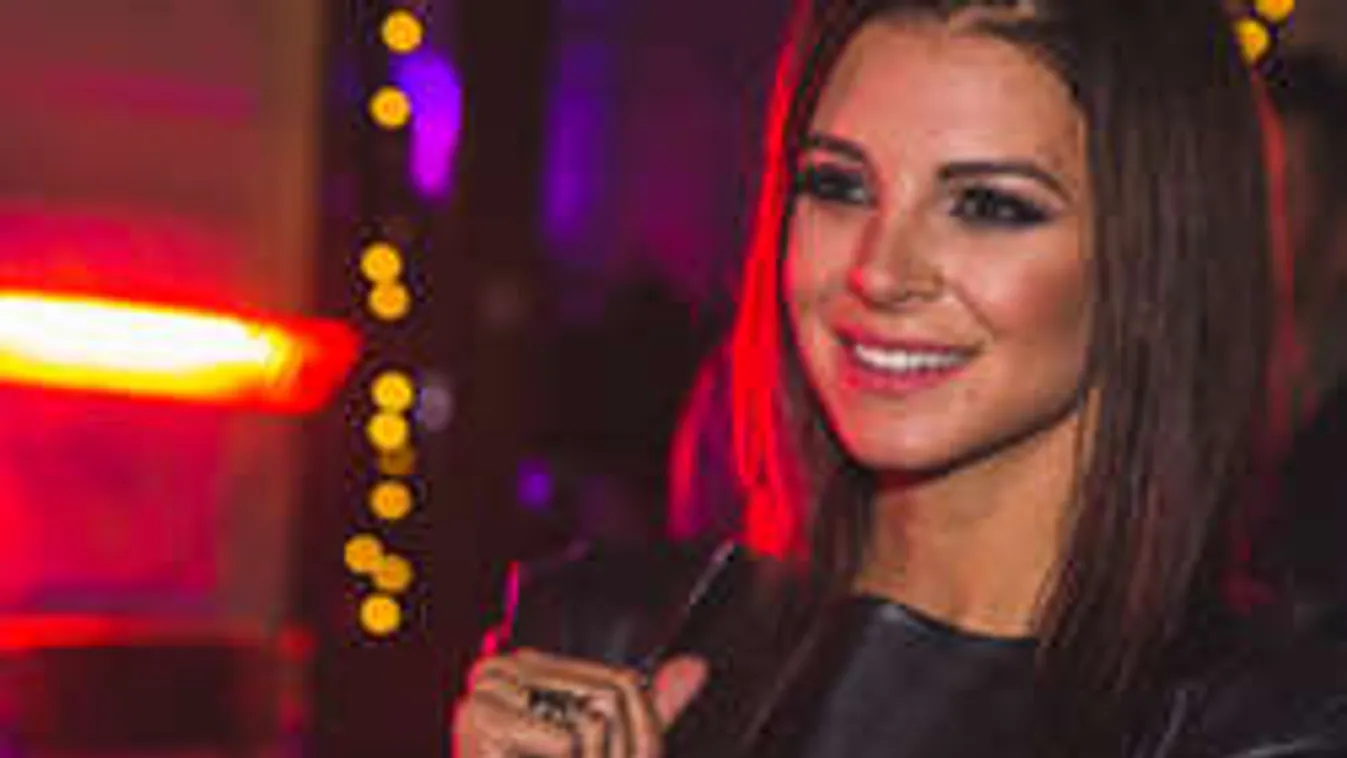 Mi történt Sarka Kata arcával? Friss fotóján rá sem lehet ismerni!