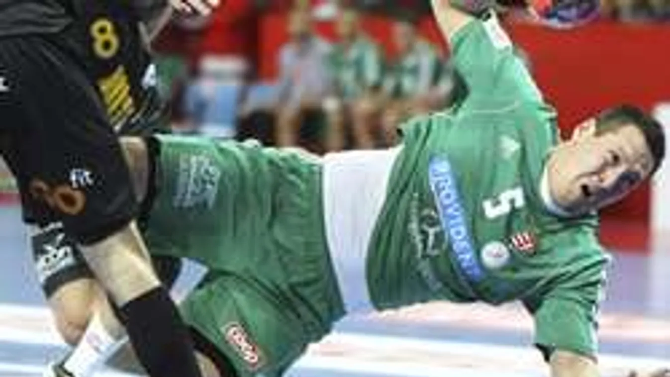 Világklasszisunk segített a vérző kézisen