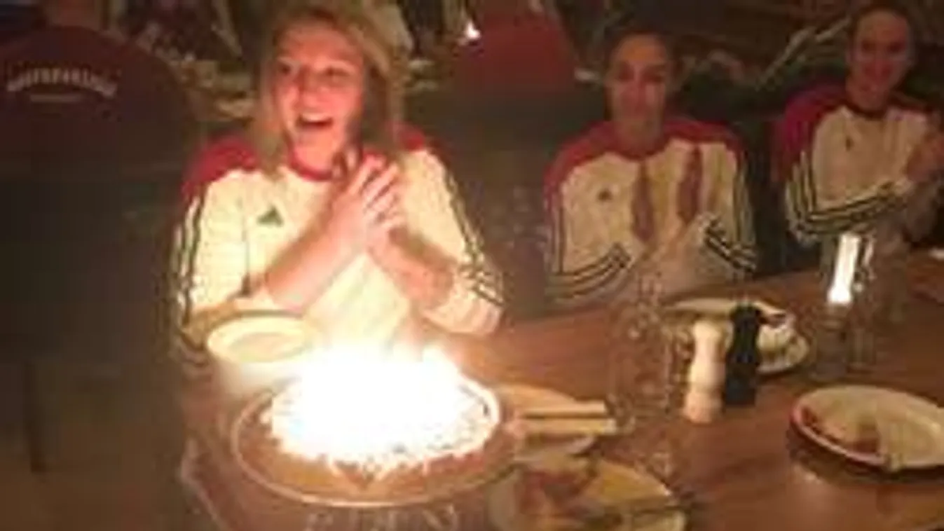 Végre ünnepelhetnek a kézis lányok